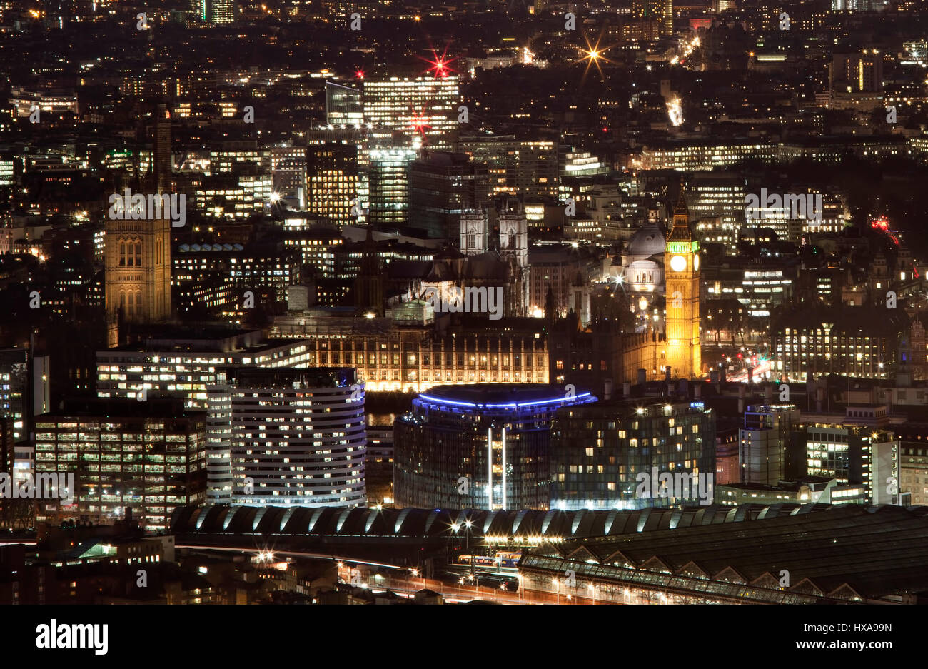 Luftaufnahme von London Stadt von The Shard, Nachtaufnahme Stockfoto