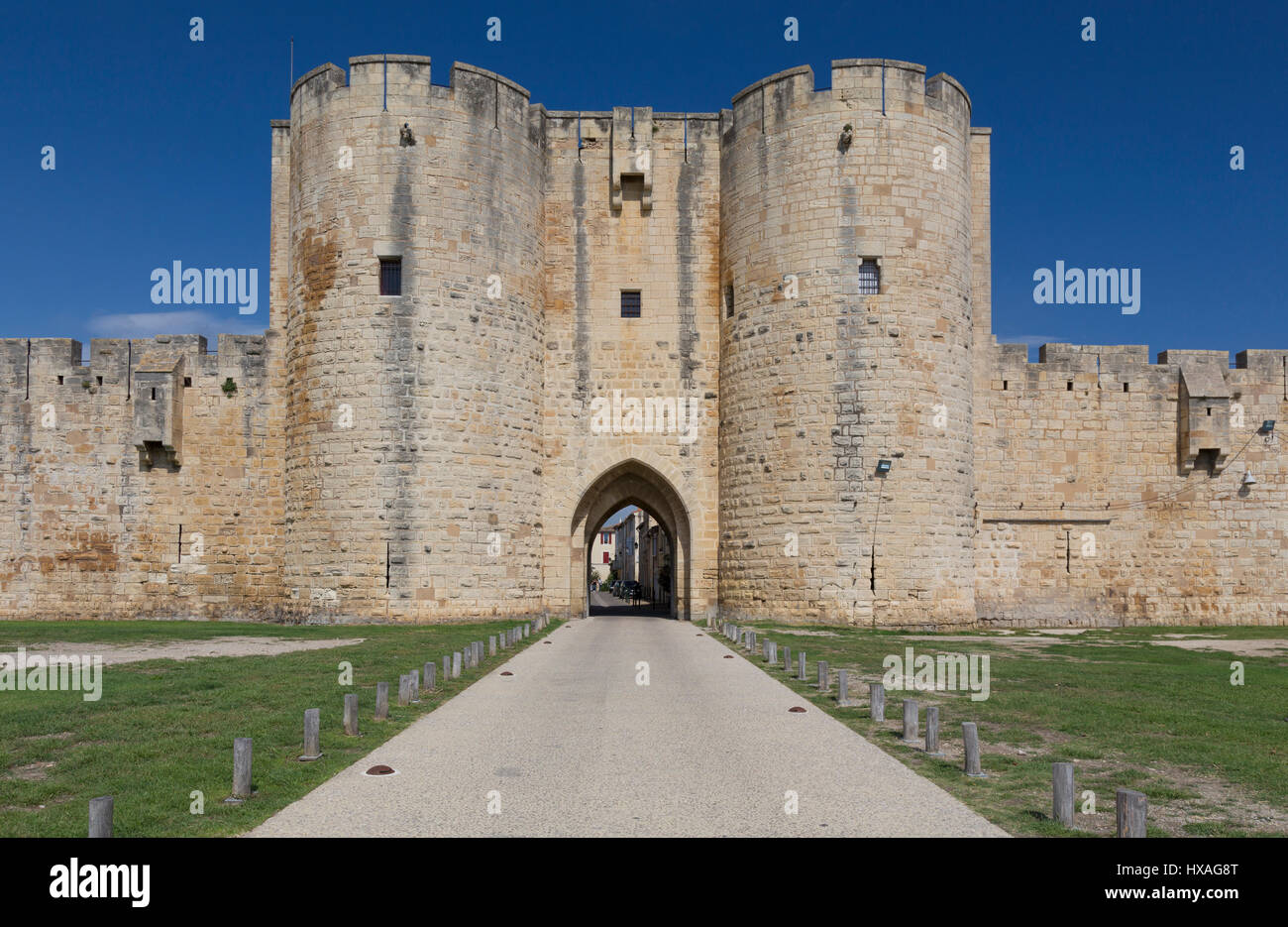 Die gut erhaltenen mittelalterlichen Stadtmauern von Aigues-Mortes, Gard, Frankreich Stockfoto