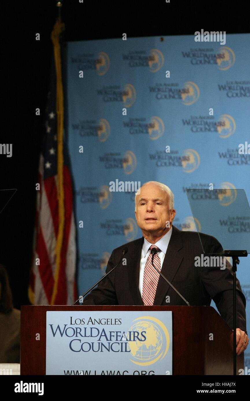 JOHN MCCAIN 2008 US-PRÄSIDENTSCHAFTSKANDIDAT 26. März 2008 DOWNTOWN LOS ANGELES Kalifornien USA Stockfoto