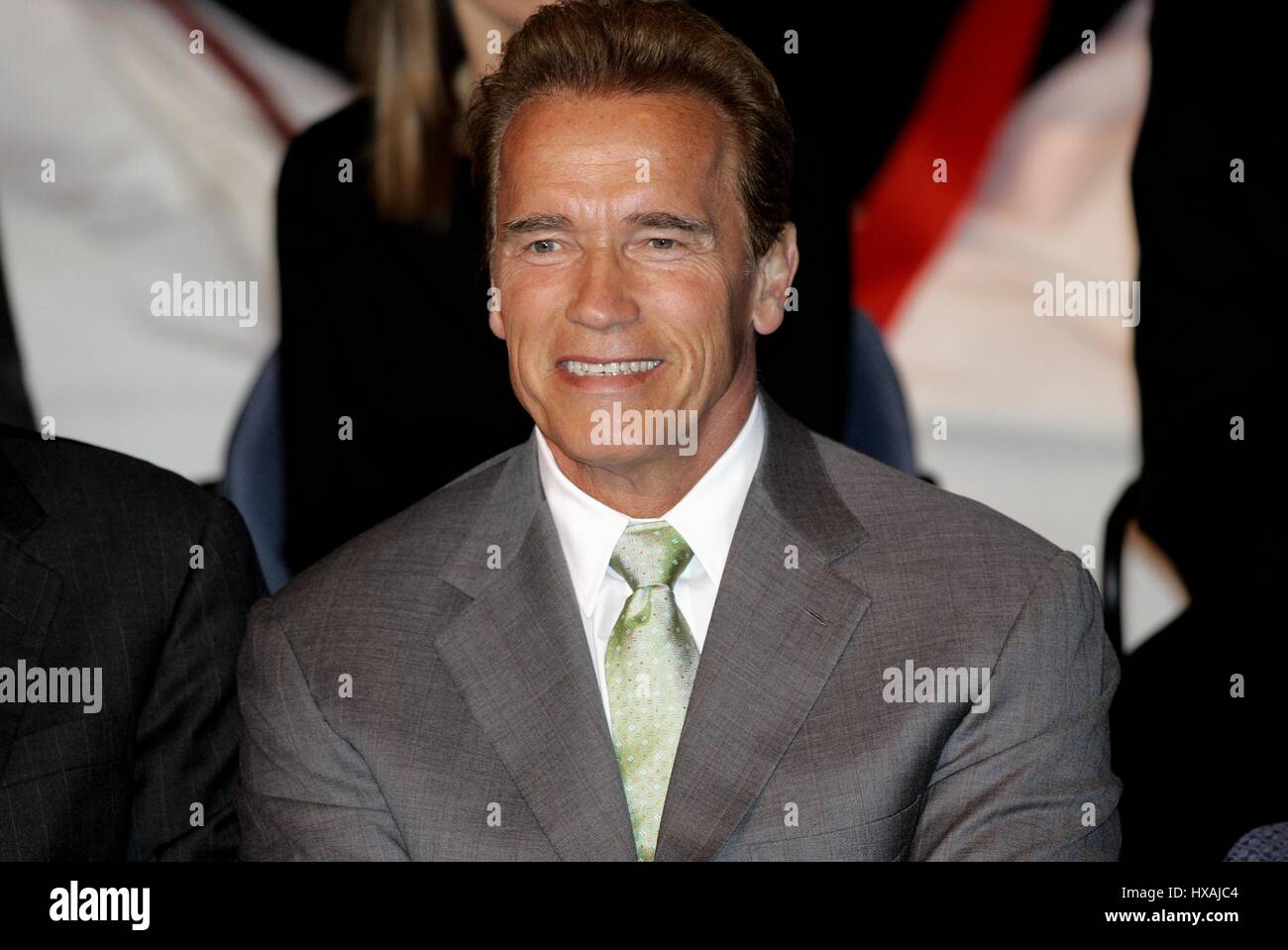 ARNOLD SCHWARZENEGGER Gouverneur Kaliforniens 11. Mai 2007 der Sicht Schule CALABASAS CALIFORNIA USA Stockfoto