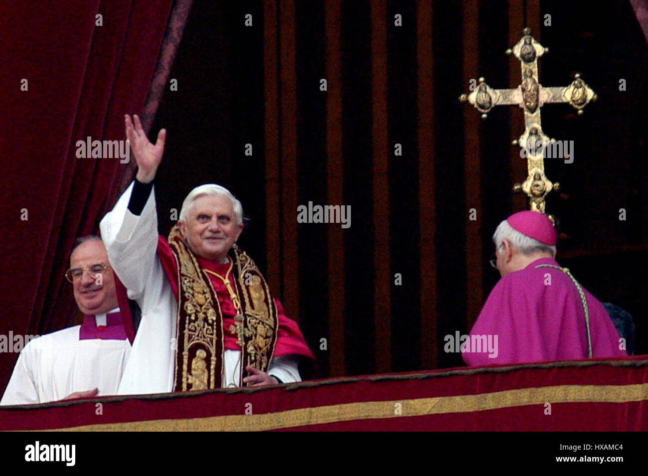 JOSEPH RATZINGER Papst Benedikt Papst Benedikt XVI. 19. April 2005 ST. PETERS Vatikanstadt Rom Stockfoto