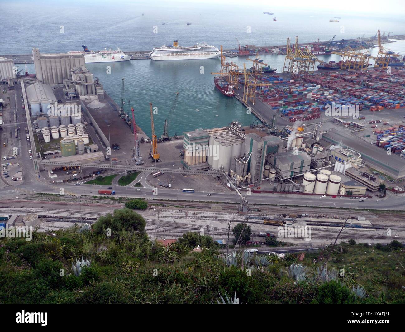 Birdseye Blick auf einem Hafengelände in Barcelona Stockfoto