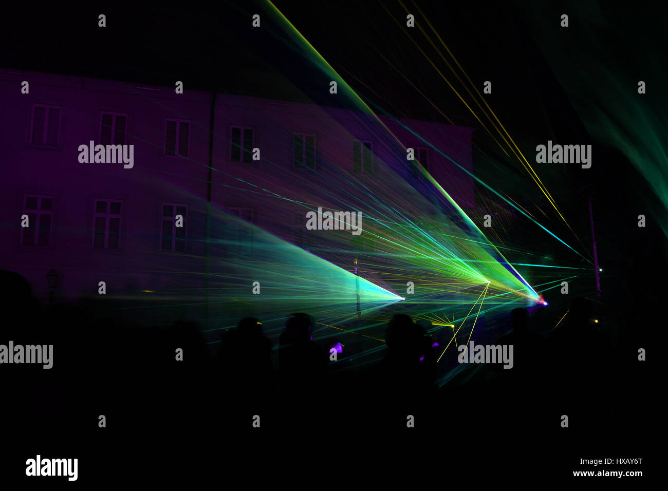 Bunte Laser Show Strahlen stream Stockfoto