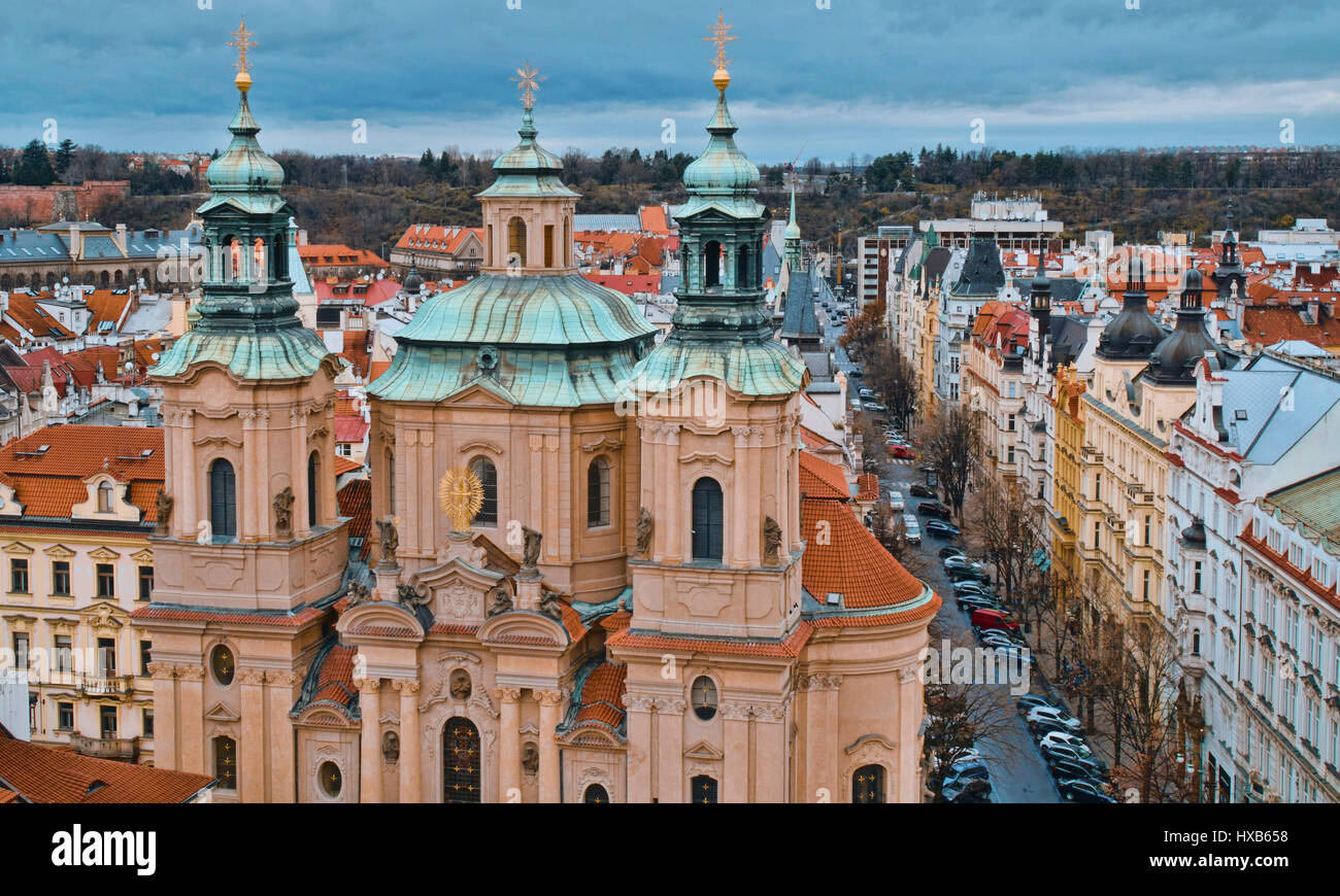St.-Nikolaus-Kirche am Altstädter Ring in Prag - St. Nikolaus Stockfoto