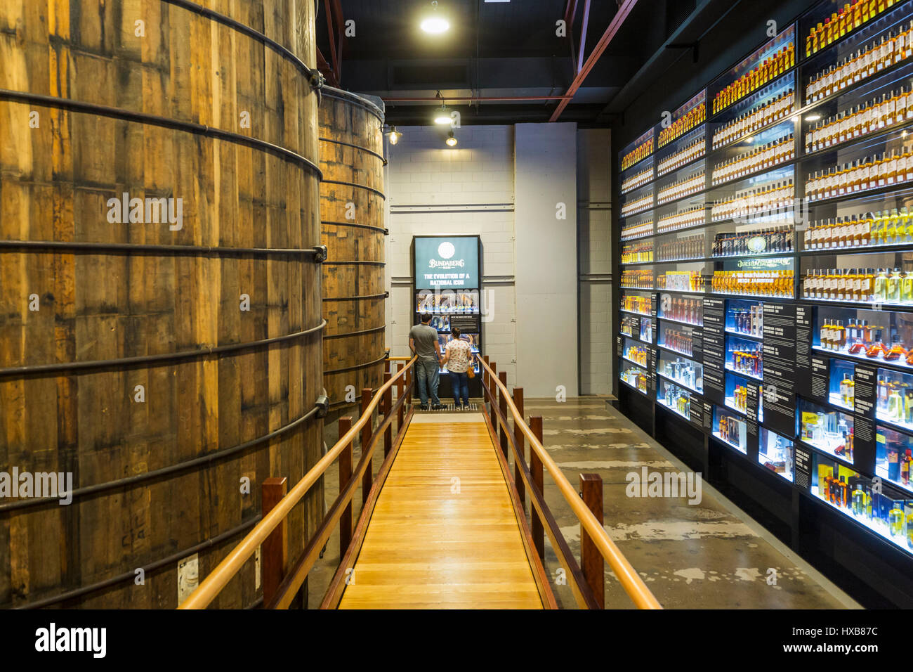 Besucher der Wand des Bundy - eine Geschichte von Bundaberg Rum-Produkte.  Bundaberg, Queensland, Australien Stockfoto