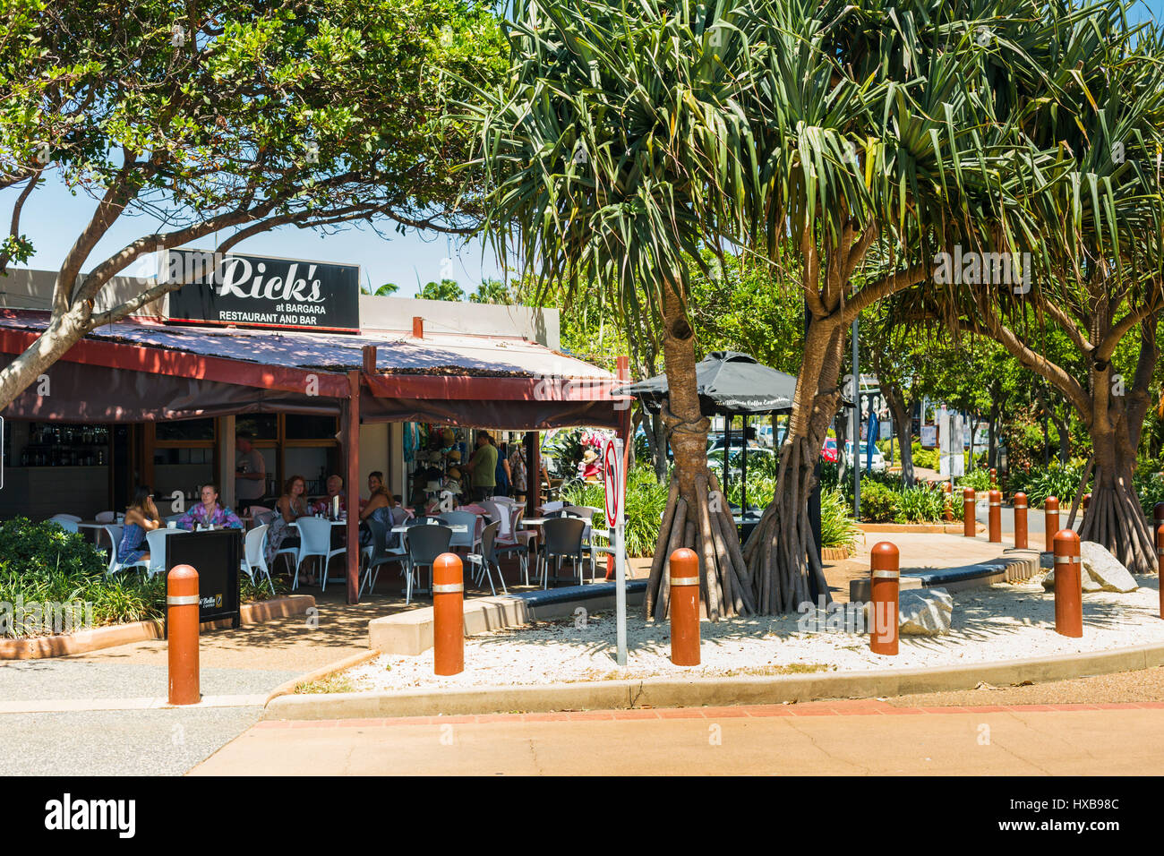 Mittags Gäste in einem Restaurant am Strand Vorort Bargara. in der Nähe von Bundaberg, Queensland, Australien Stockfoto