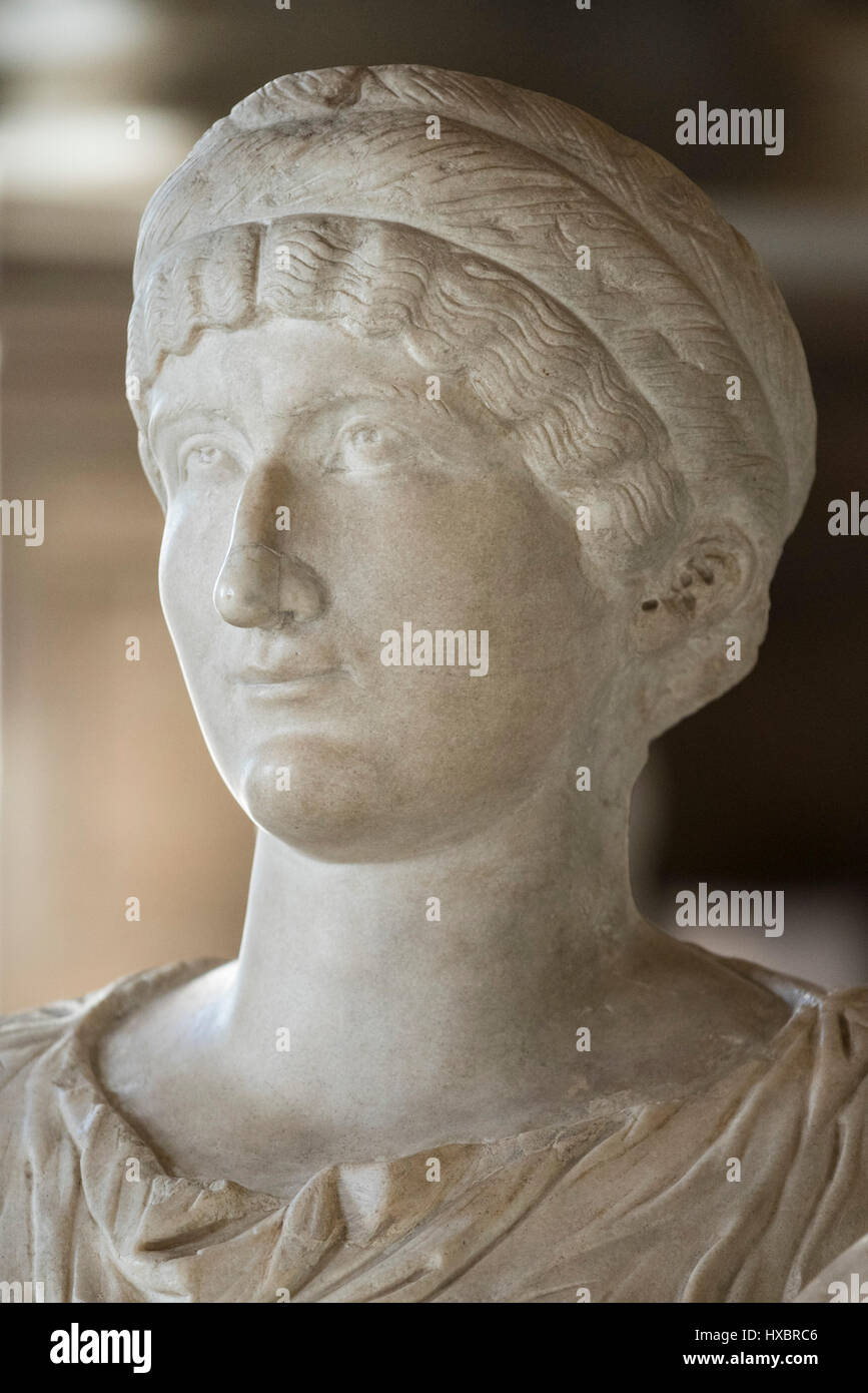 Rom. Italien. Sitzende Statue von Roman Empress Helena (ca. 249-329 n. Chr.), Mutter des Kaisers Konstantin der große. Halle der Kaiser, Kapitolinische Museen Stockfoto