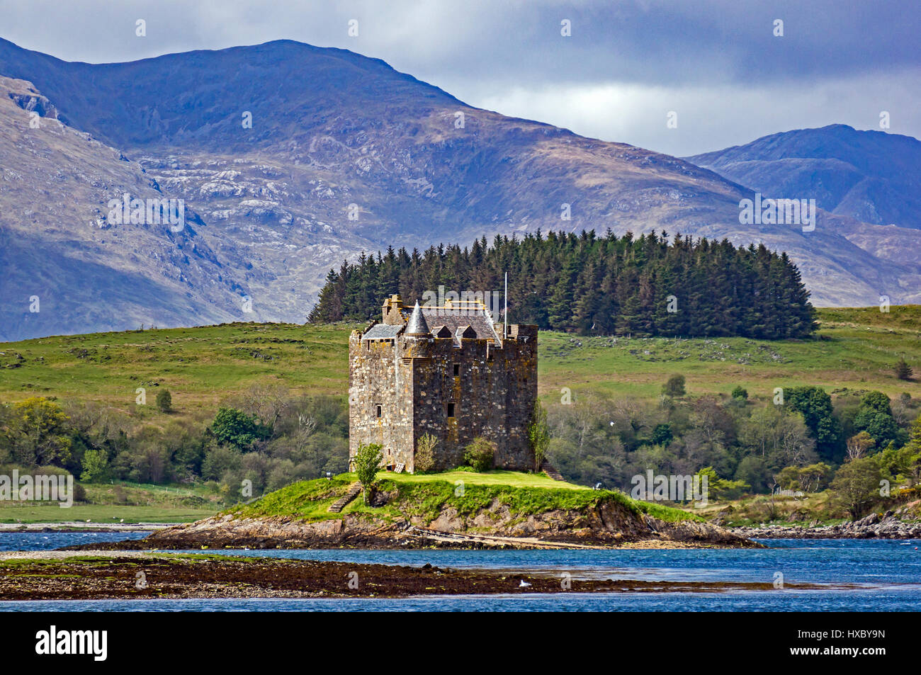 Castle Stalker am Loch Linnhe in der Nähe von Portnacroish (Norden) und Port Appin (Süden) in Argyll und Bute Scotland UK Stockfoto