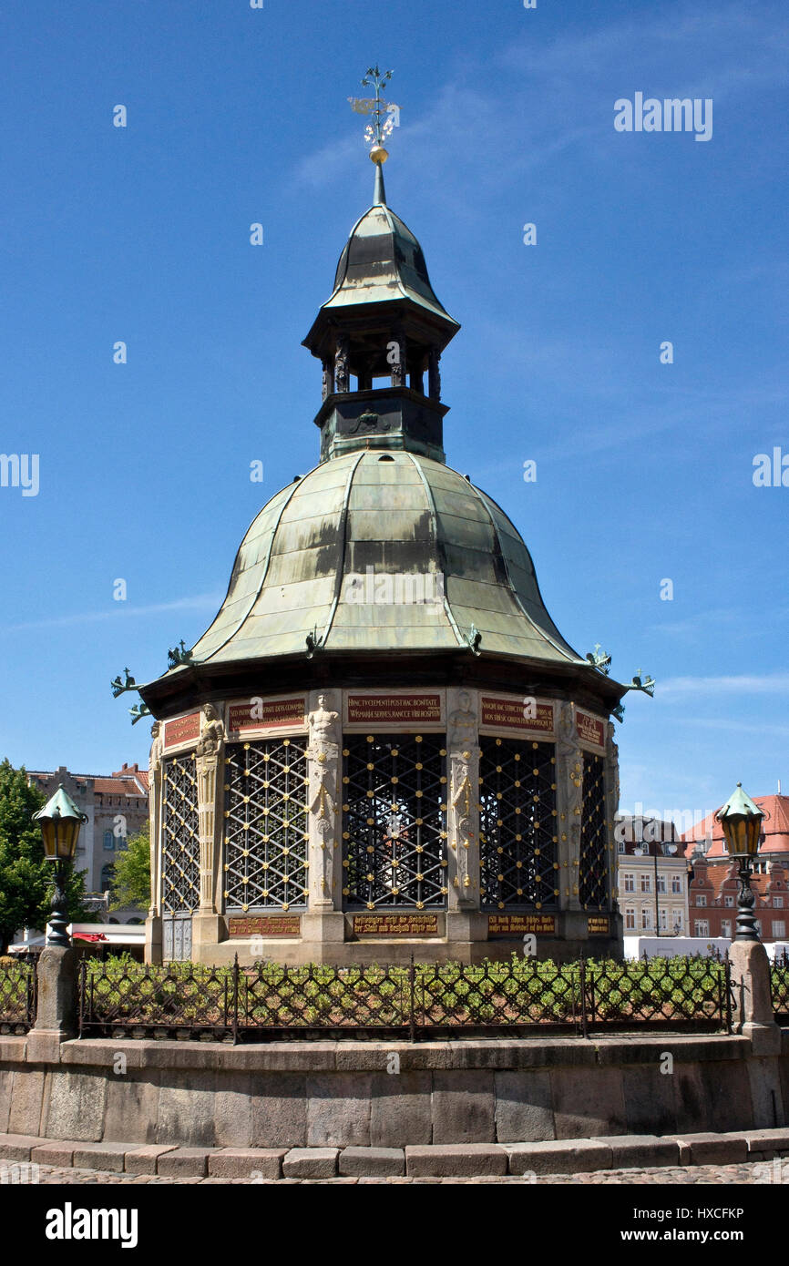 Wasser-Kunst auf dem Marktplatz der Hansestadt Wismar, Pavillon-Brunnen auf dem Platz die Hanse Wismar Pavillon |, Pavillon Stockfoto