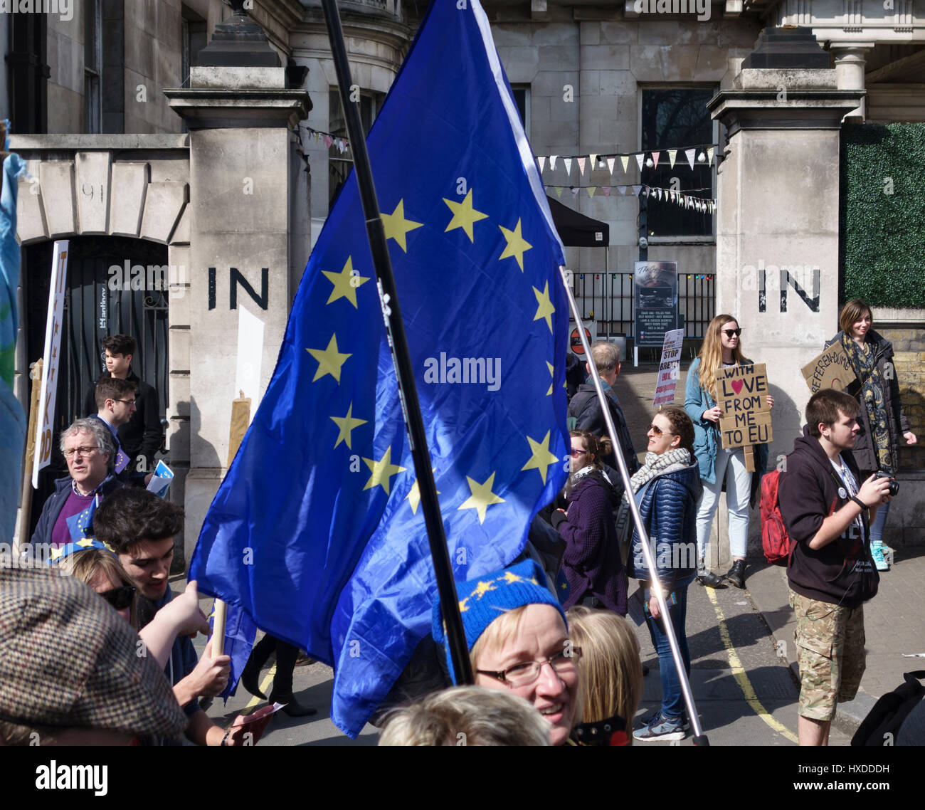 25. März 2017 - 100.000 Menschen marschieren in London gegen Austritt auf die EU 60. Jahrestag. Marschieren Sie Piccadilly Stockfoto