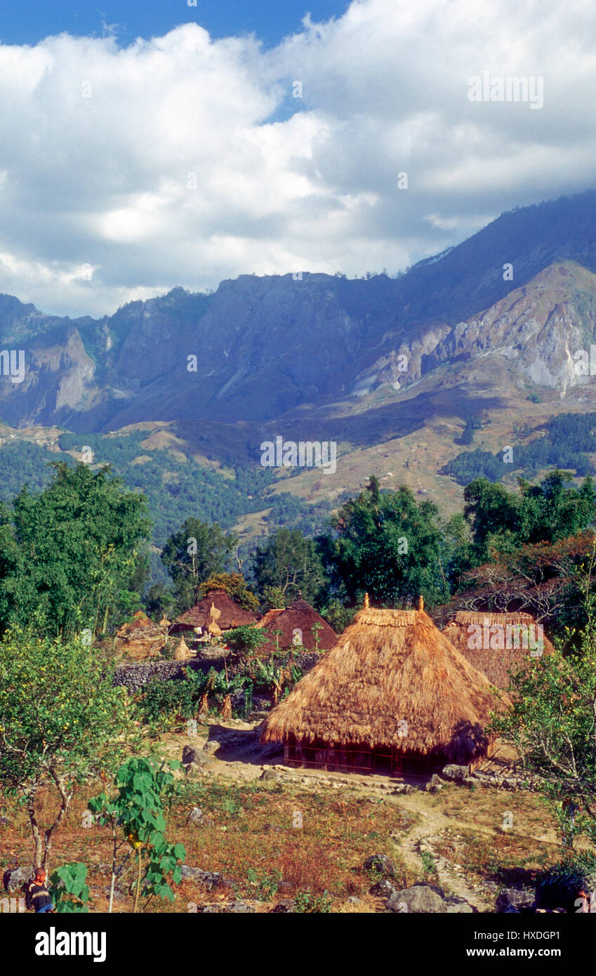 HATU-Builico, Ost-Timor.  Kulissen entlang der gewundenen Straße bis zum Fuße des Mt Ramelau, höchste Gipfel der Insel 2.963 m. Stockfoto