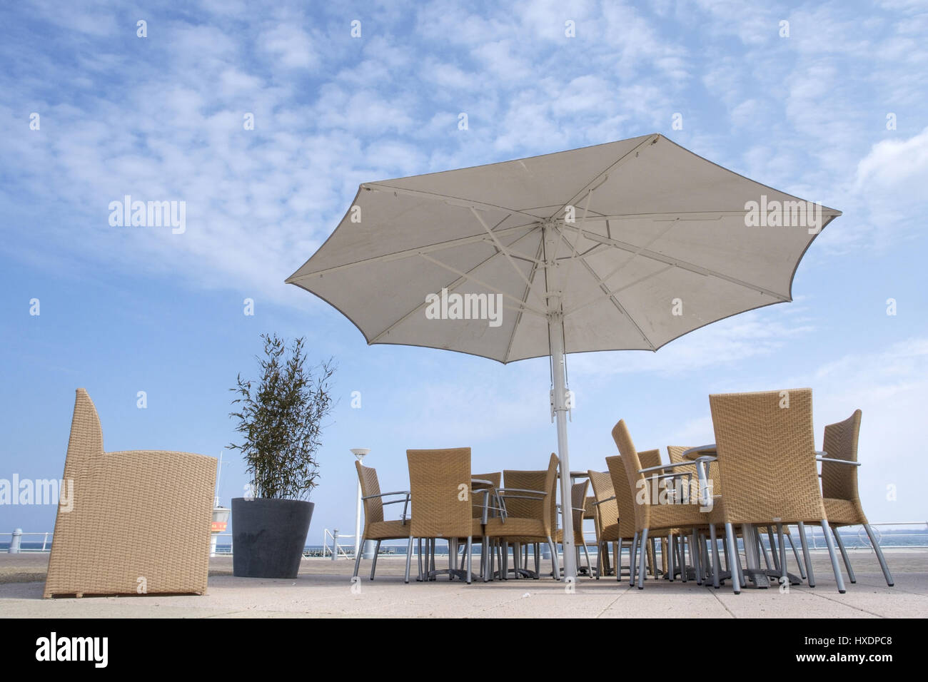 Sitz-Möglichkeit in der Strandpromenade Sitzmoeglichkeit eine der Strandpromenade Stockfoto