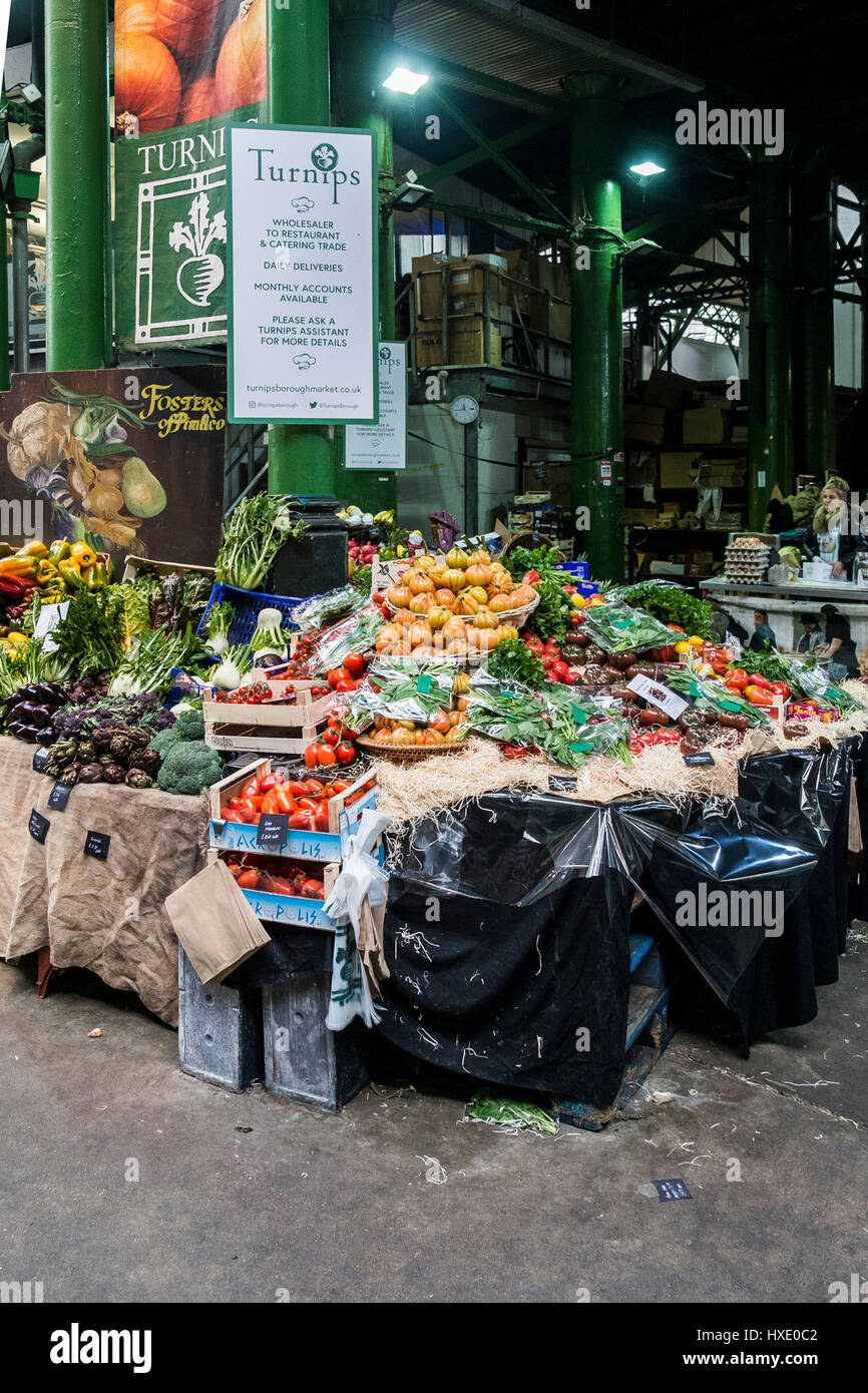 Borough Market Display frisches Gemüse gesunde Ernährung Wahl Gemüsehändler; London Stockfoto