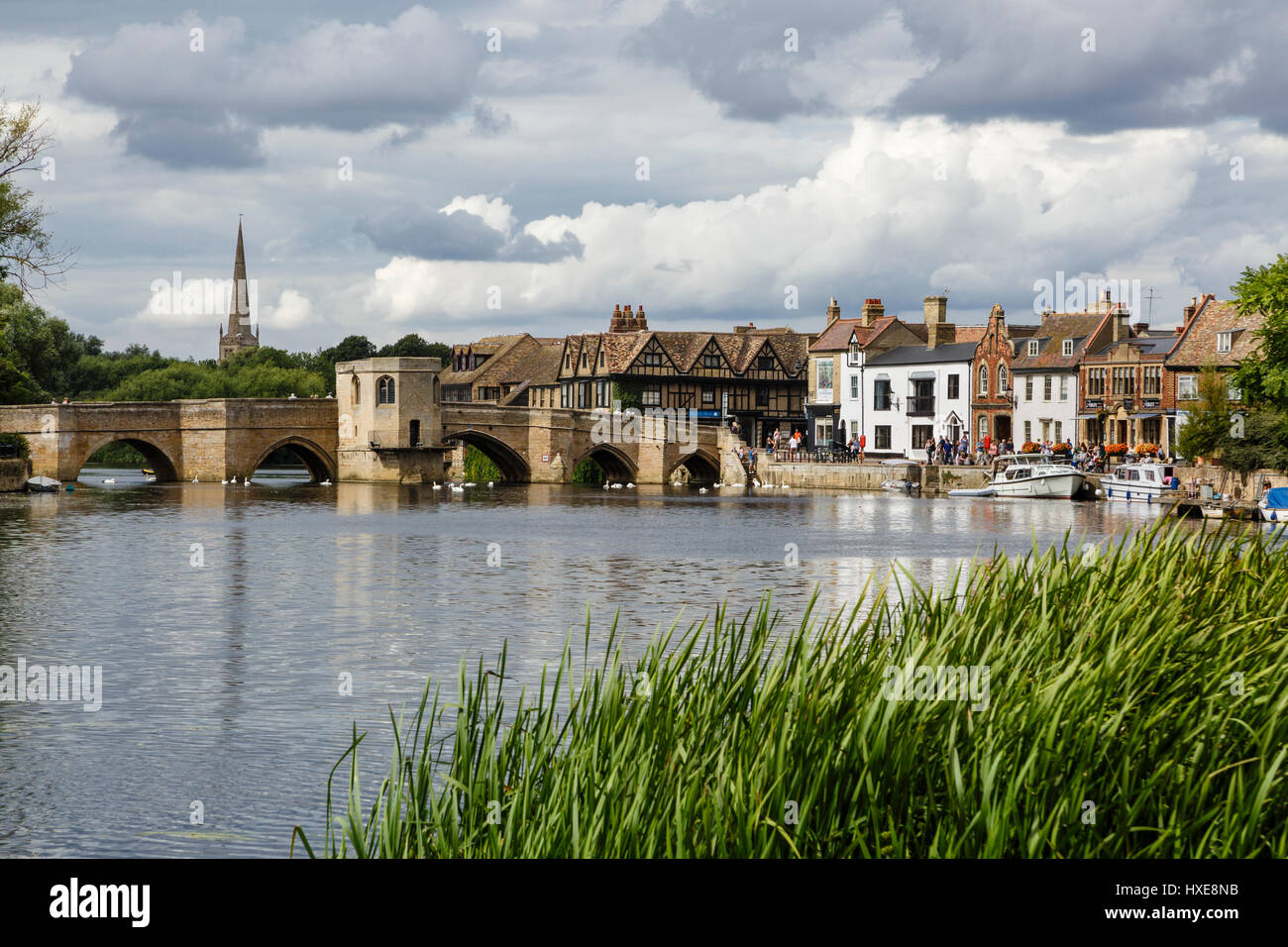 Fluss Great Ouse und Blick auf St. Ives Bridge, St Ives, Cambridgeshire, England Stockfoto