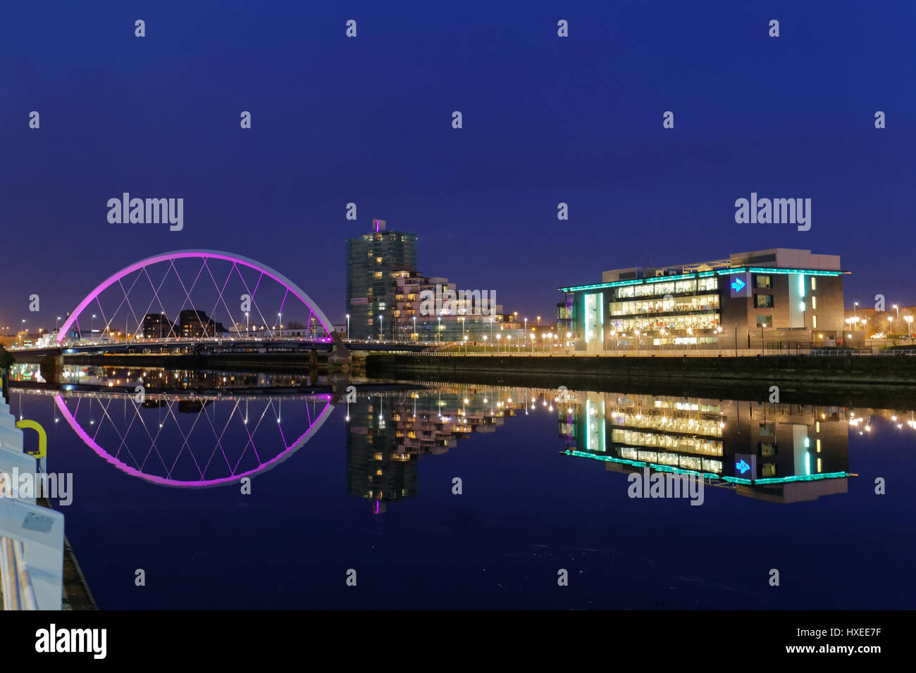 zuzukneifen Brücke Clyde Blick bei Nacht Stadtbild Stockfoto