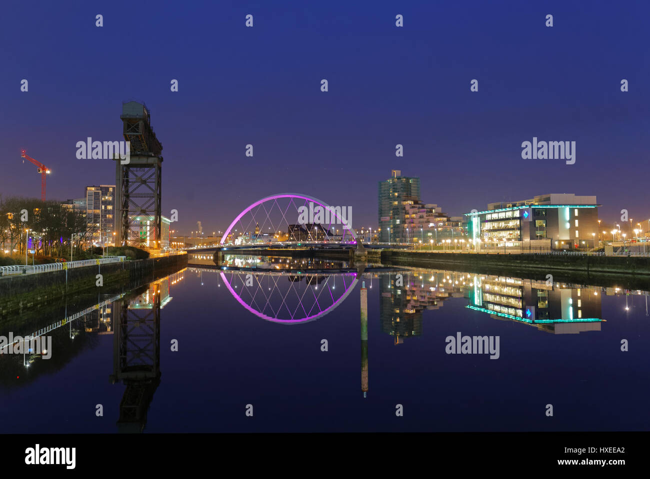 zuzukneifen Brücke Clyde Blick bei Nacht Stadtbild Stockfoto
