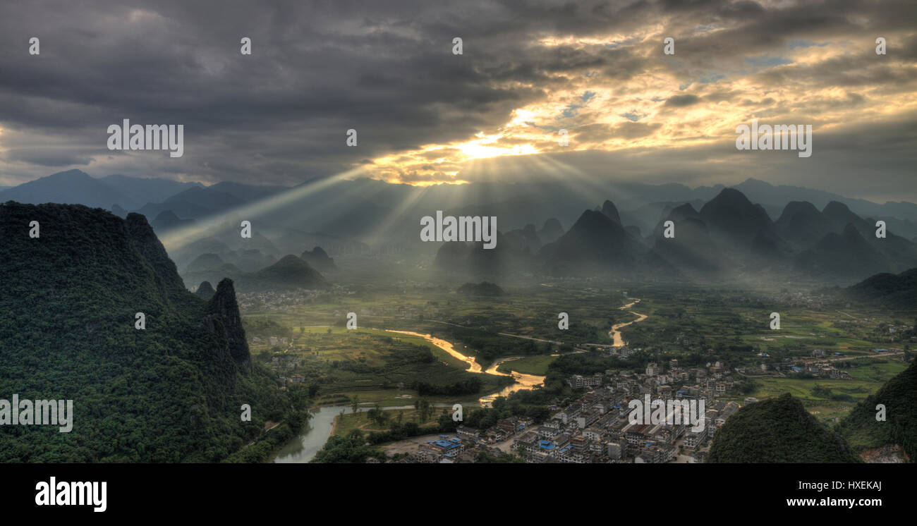 Sonnenaufgang vom Laozhai Hill, xingping Stockfoto