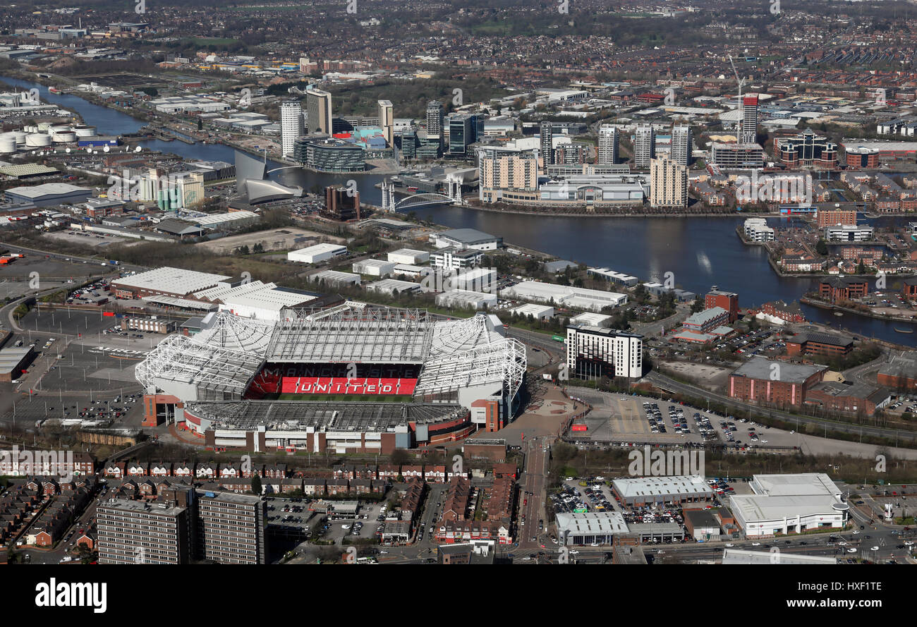 Luftbild von Manchester United in Old Trafford und Salford Quays, UK Stockfoto