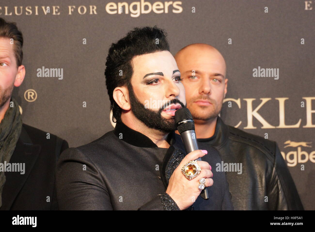 Berlin, Deutschland, 28. August 2014: Designer Harald Glööckler präsentiert sein Label für Engbers Mode. Stockfoto