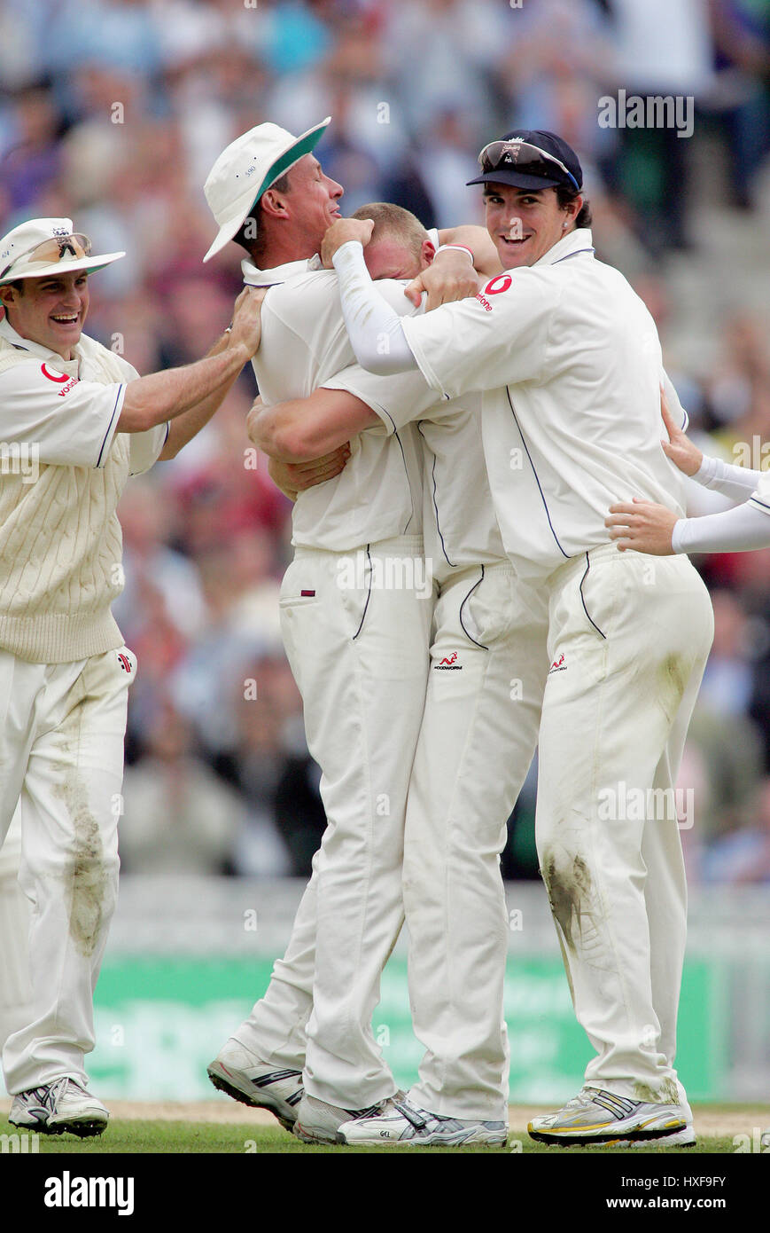 FLINTOFF GILES & PIETERSEN ENGLAND V Australien BRIT OVAL LONDON 11. September 2005 Stockfoto