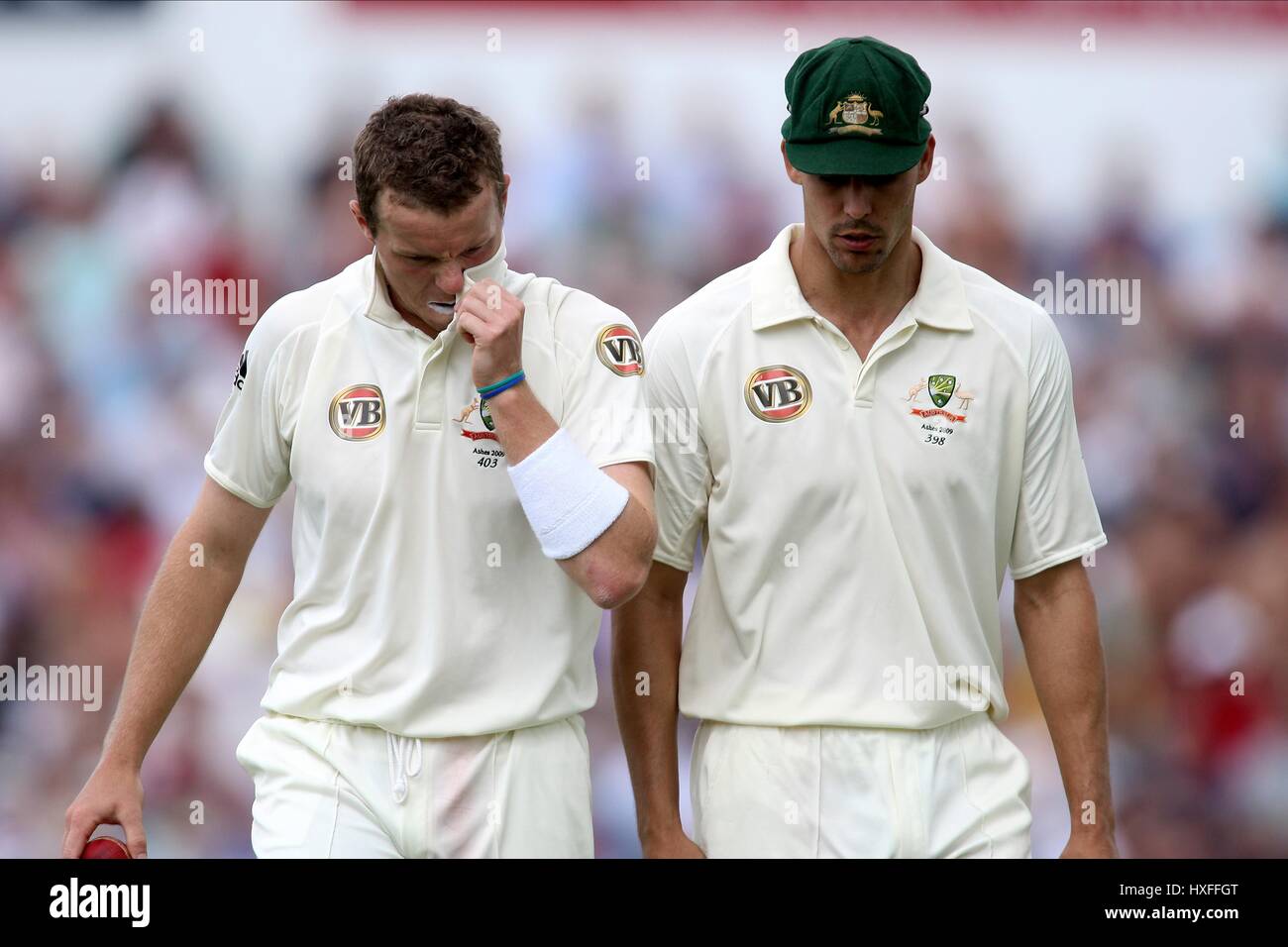 PETER SIDDLE MITCHELL JOHNSON Australien HEADINGLEY LEEDS ENGLAND 9. August 2009 Stockfoto