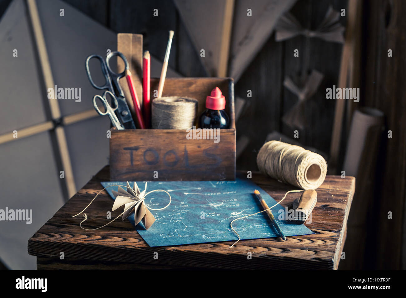 Kleinen Drachen und Elemente, um es zu konstruieren Stockfoto