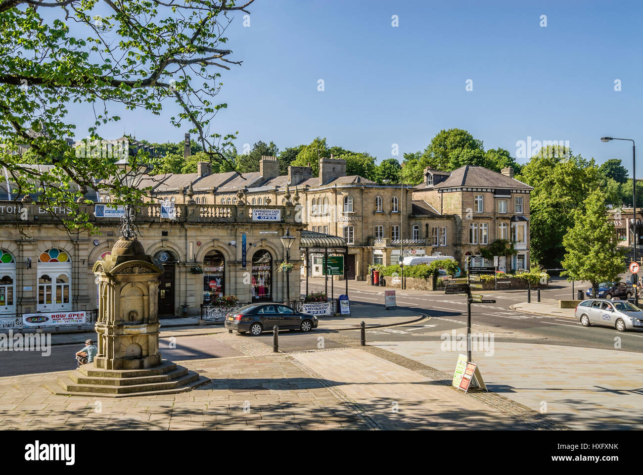 Buxton, ein Kurort in Derbyshire; England. Buxton bezeichnet man auch als das Tor zu den Peak District National Park. Stockfoto