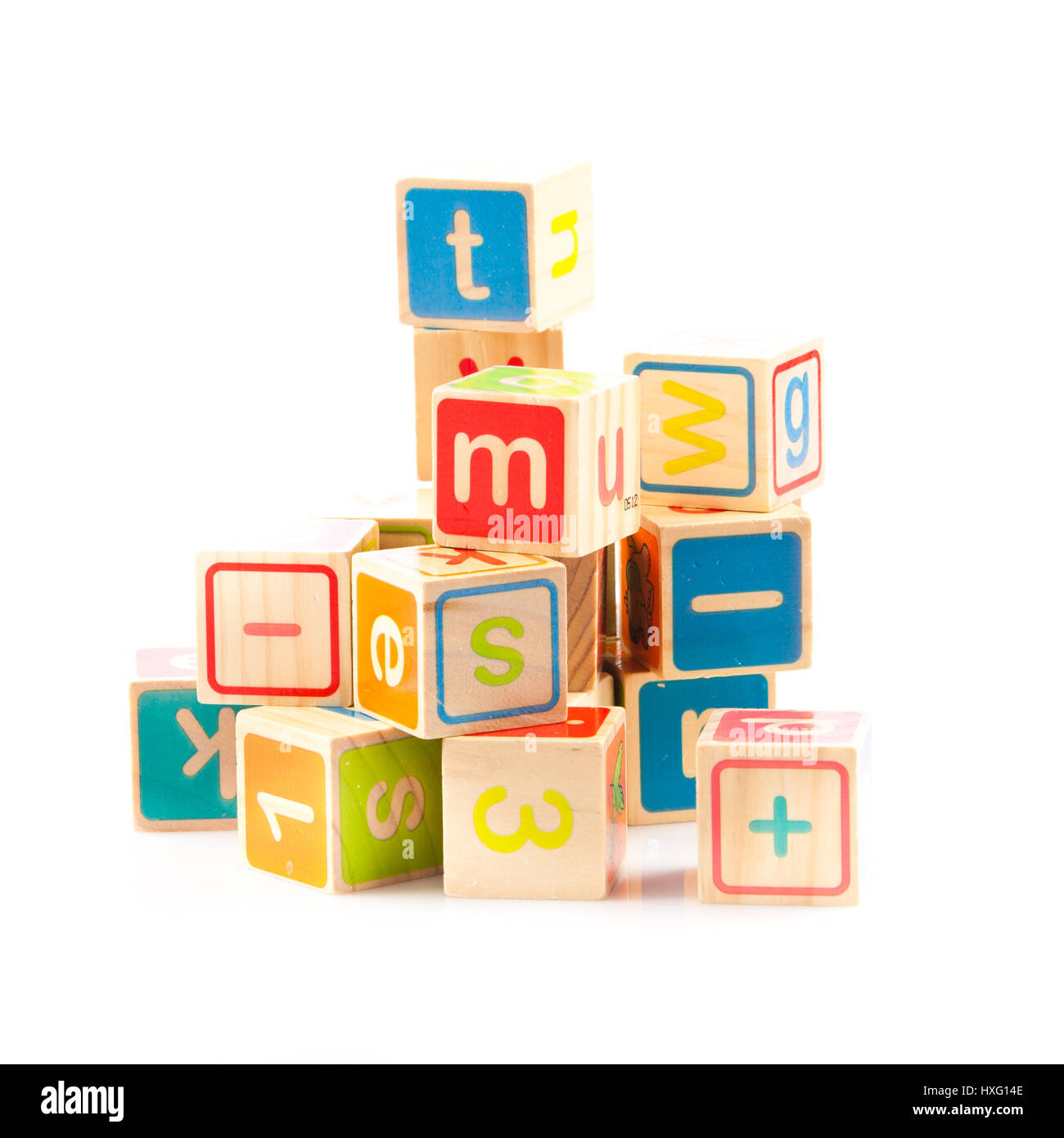 Holzspielzeug-Würfel mit Buchstaben. Hölzerne Alphabet Blöcke. Stockfoto