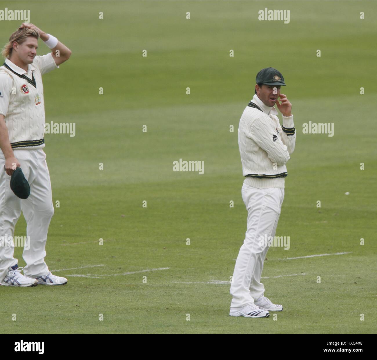 SHANE WATSON & RICKY PONTING PAKISTAN V Australien HEADINGLEY LEEDS ENGLAND 22. Juli 2010 Stockfoto