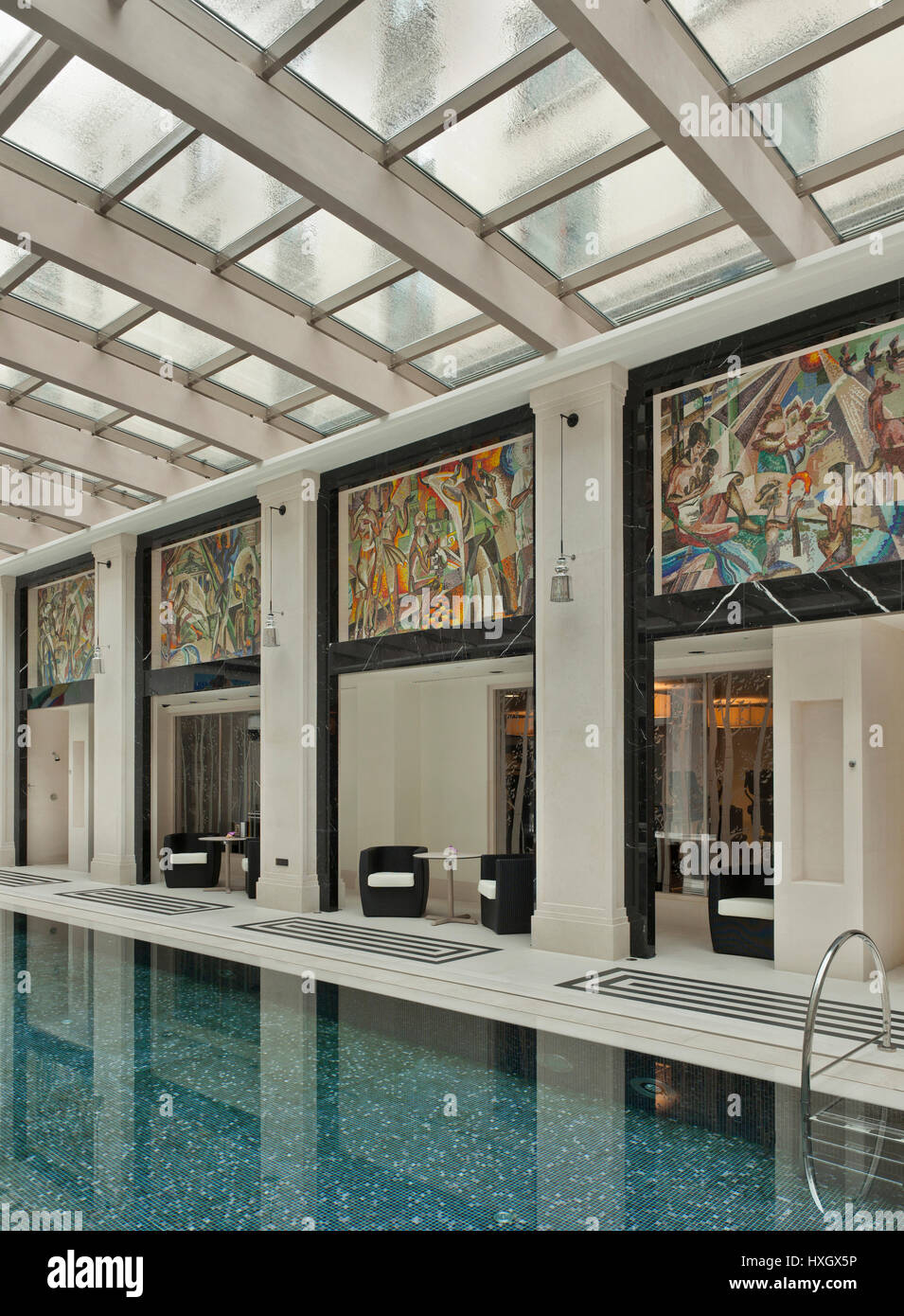 Schwimmbad in einem Luxus-Hotel in Moskau Stockfoto