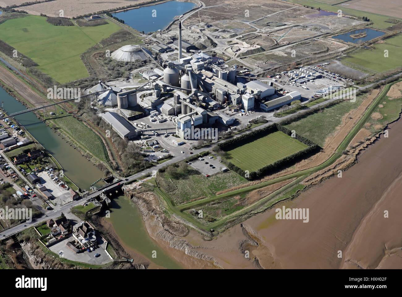 Luftaufnahme eines Zementwerkes funktioniert, UK Stockfoto