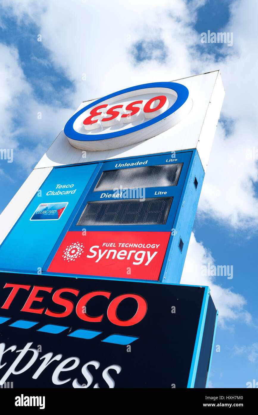 Esso Tankstelle Garage Benzinpreise Stockfoto