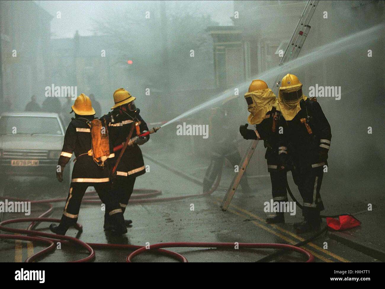 Feuerwehrleute löschen Feuer Feuer am RAMSHILL Feuer am RAMSHILL 5. Januar 1995 Stockfoto
