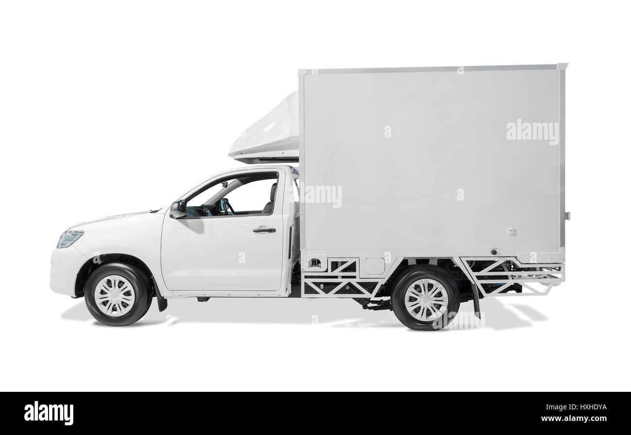 Weißer Lieferwagen mit leeren Seiten bereit für benutzerdefinierten Text oder Logos isoliert auf weißem Hintergrund mit Beschneidungspfad Stockfoto