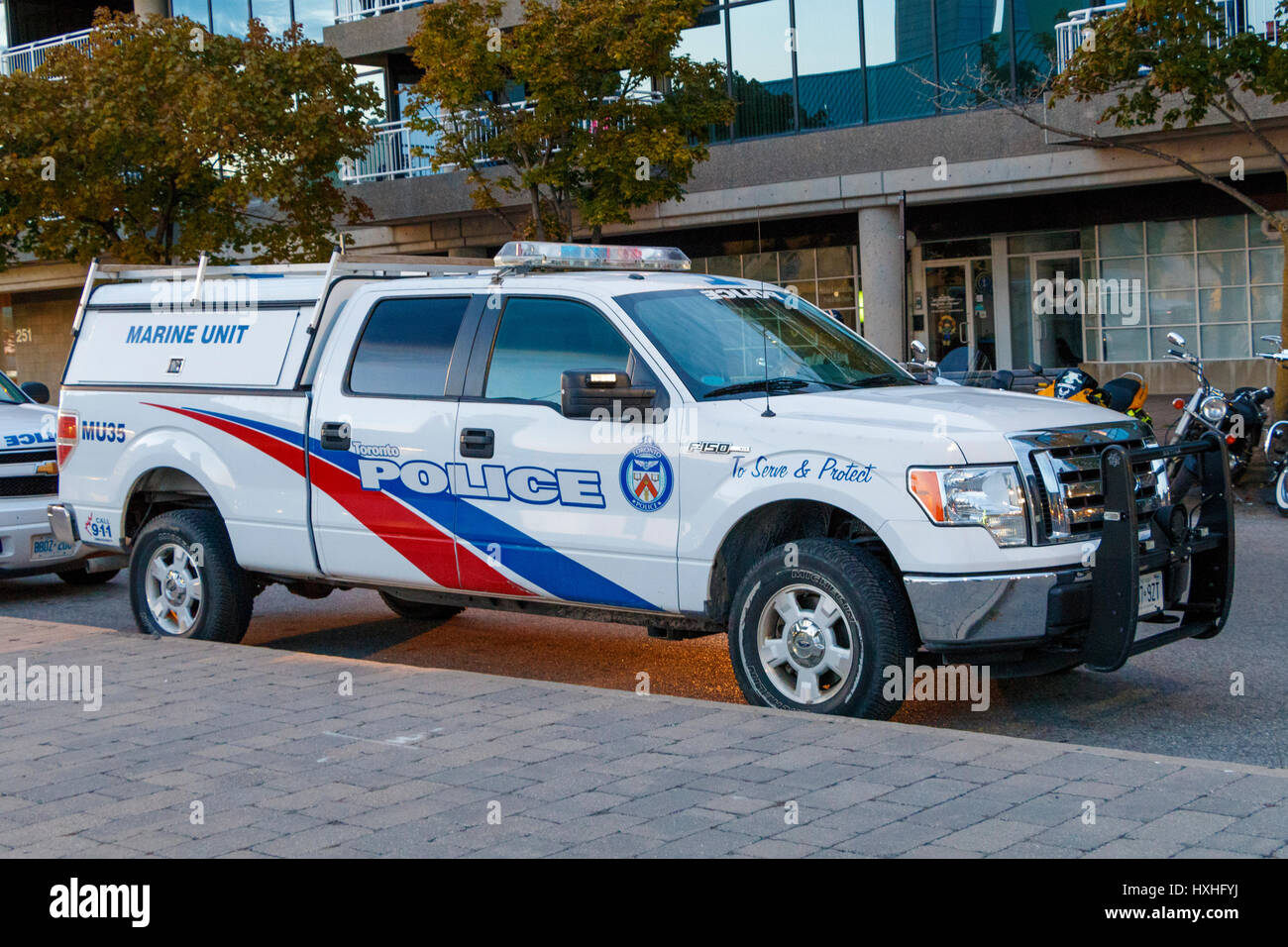 Marine-Einheit Ford F150 Polizeifahrzeug auf Queens Quay West, Toronto, Ontario, Kanada. Stockfoto