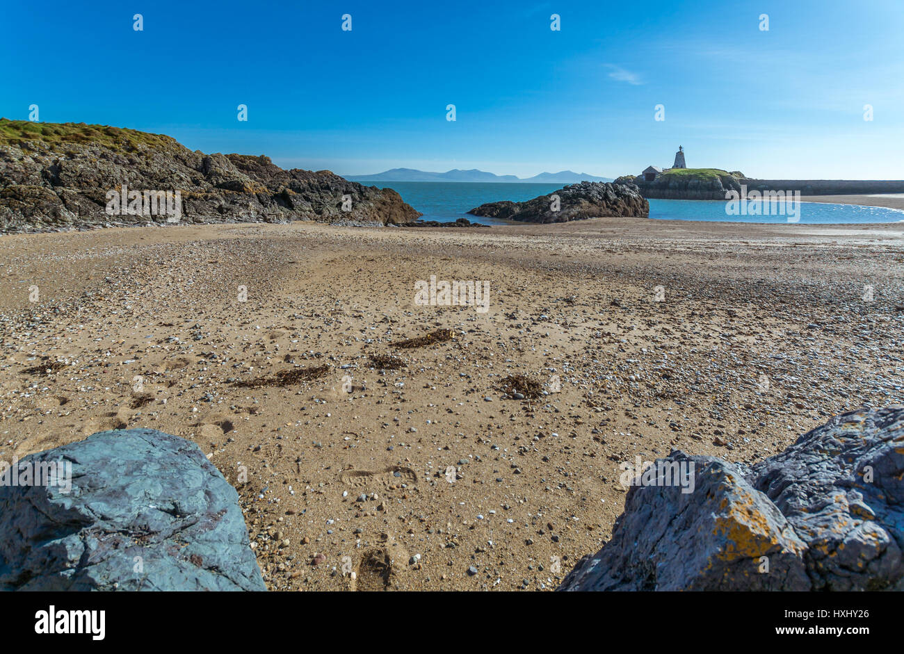 Ein Blick auf Twr Bach Leuchtturm auf Llanddwyn Island, Anglesey Stockfoto