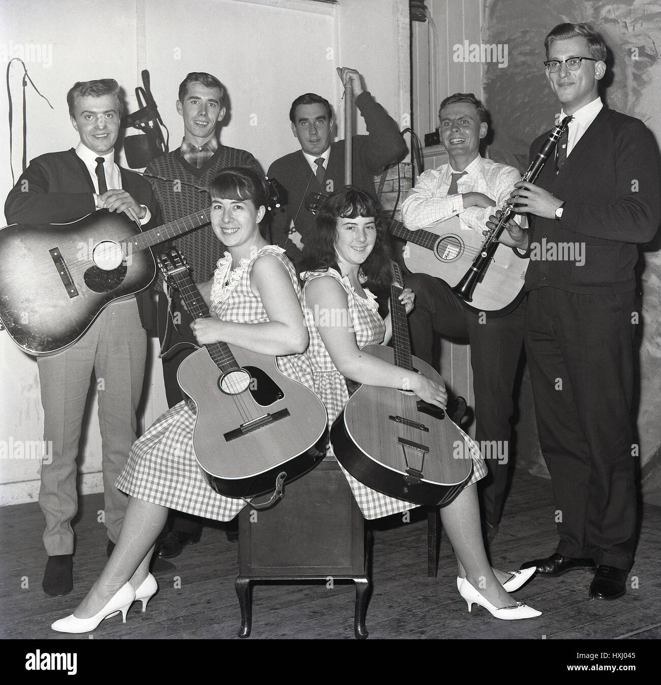 1965, sechziger Jahre Gitarre oder Folk-Gruppe, England, UK. Stockfoto