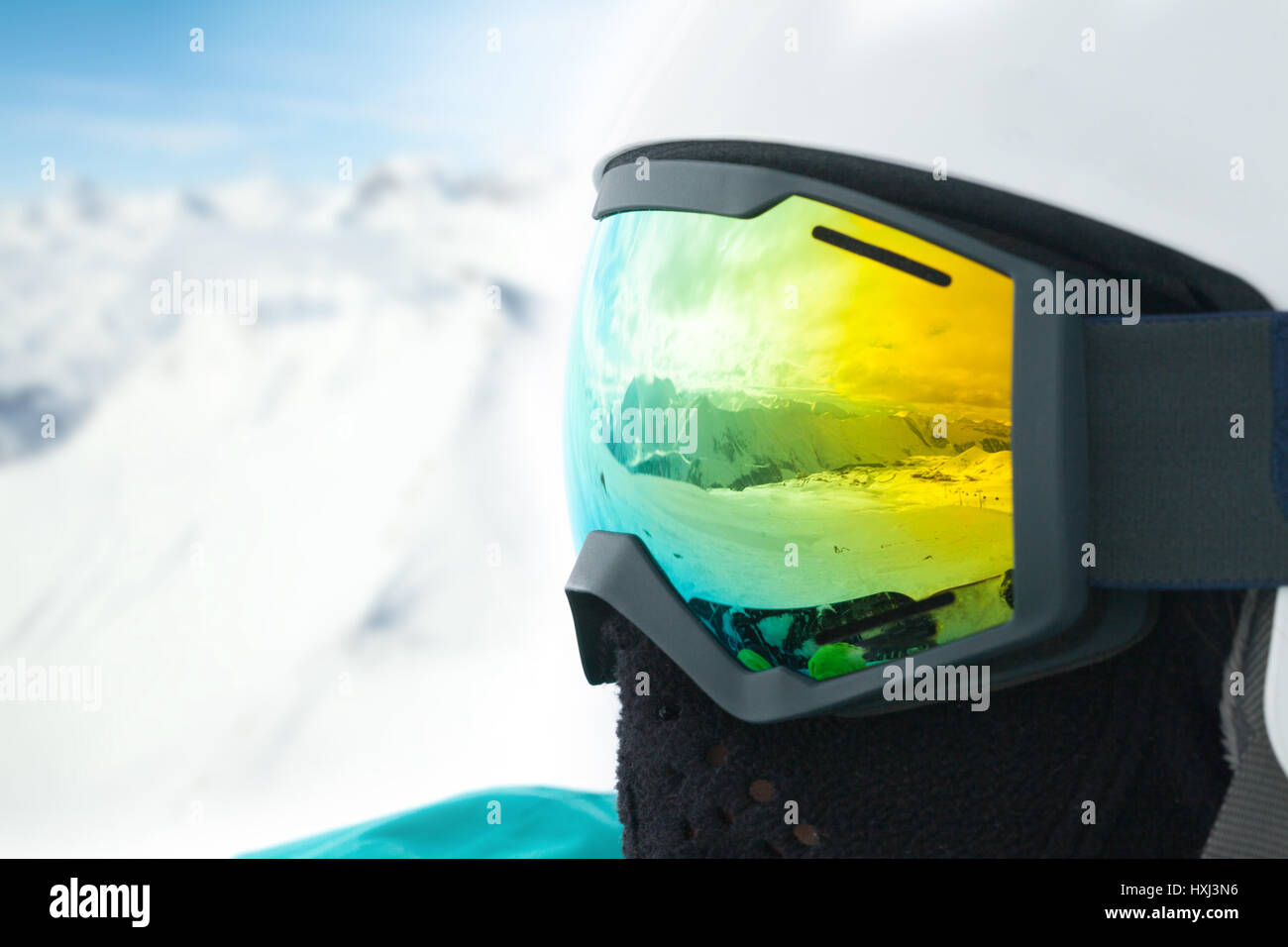 Berge spiegeln sich in den Ski-Maske Stockfoto