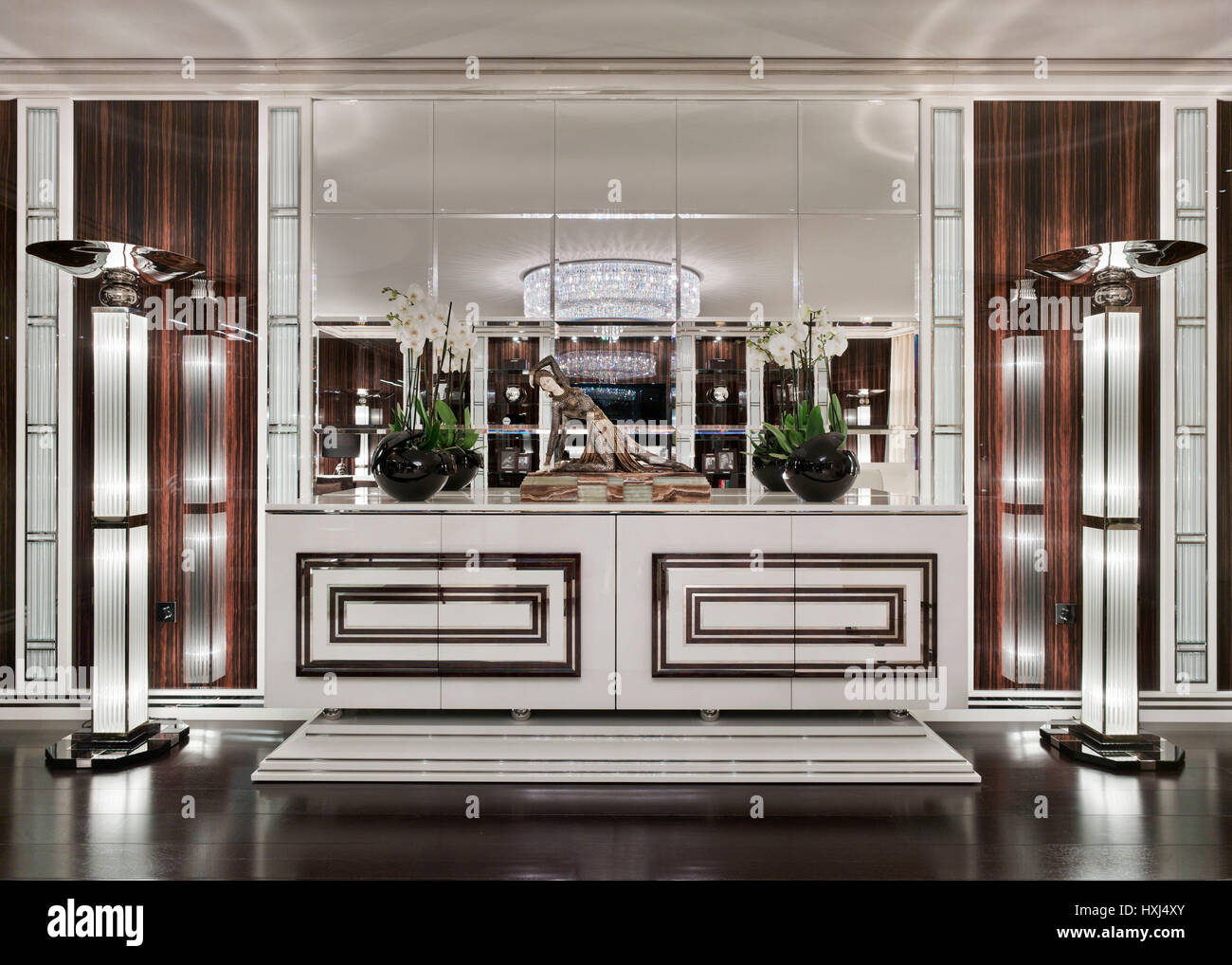 Element des Interieurs im Wohnzimmer in einem Luxusapartment in London Stockfoto