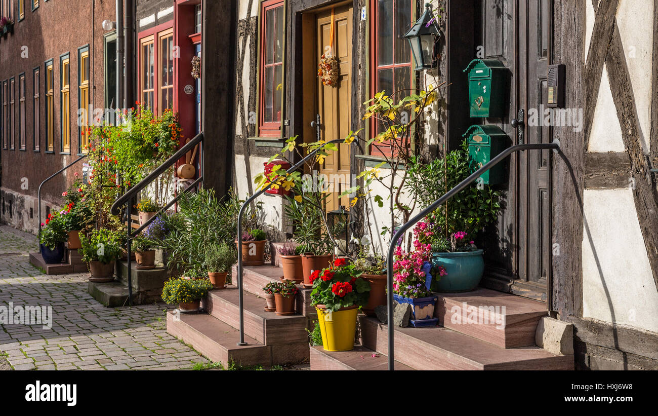 schöne Hauseingänge in alten deutschen Stadt Stockfoto