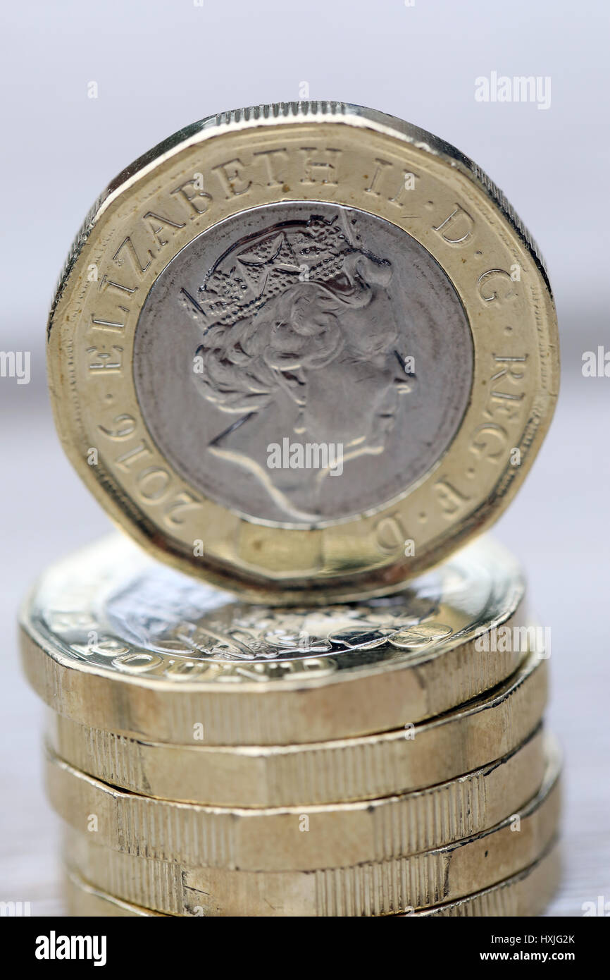 London, UK. 28. März 2017. Das neue 12 zwölf Seiten £1 ein Pfund Münze eingegeben Umlauf am 28. März 2017. Bildnachweis: Oliver Dixon/Alamy Live-Nachrichten Stockfoto