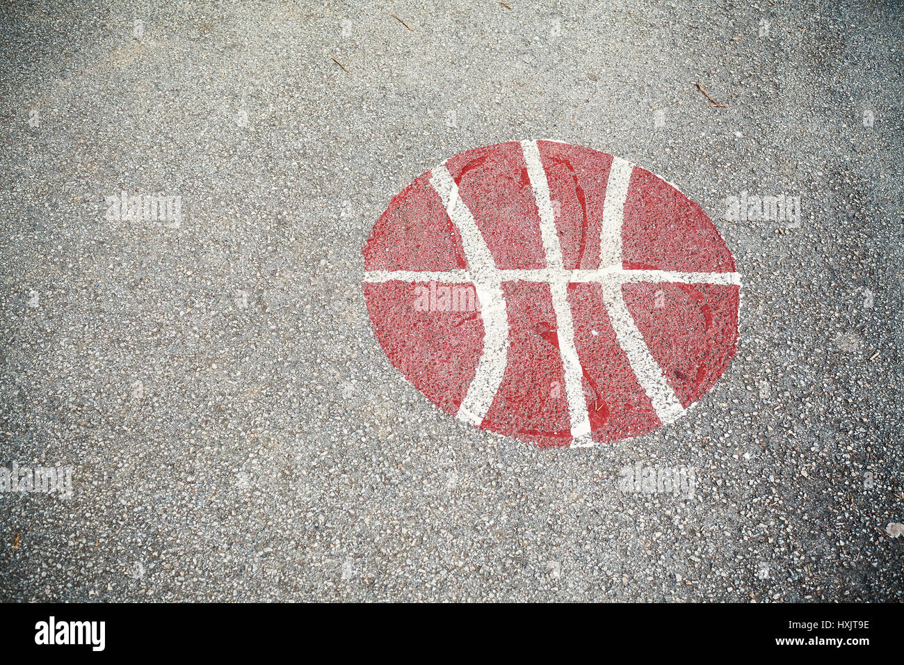 Details zu einem Basketball-Hof asphalt Zeichen. Stockfoto