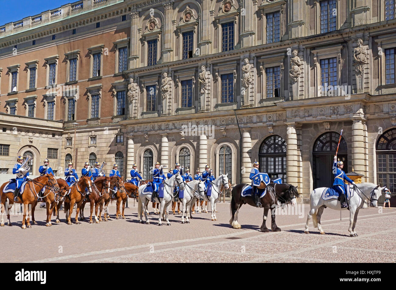 Ändern des Schutzes im königlichen Palast in Stockholm, Schweden. Stockfoto