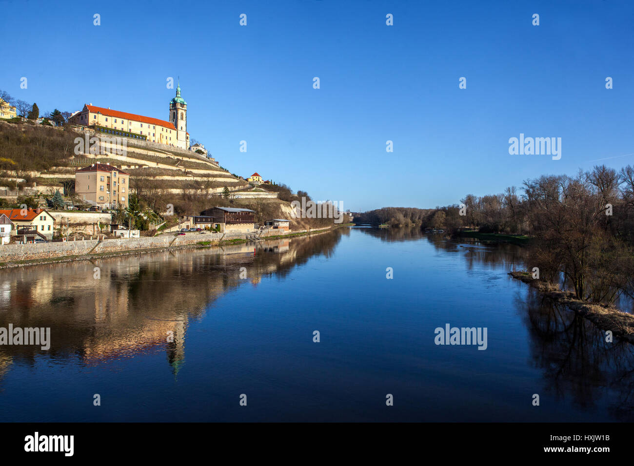 Schloss Melnik über Elbe Flusslandschaft Tschechische Republik Landschaft Stockfoto