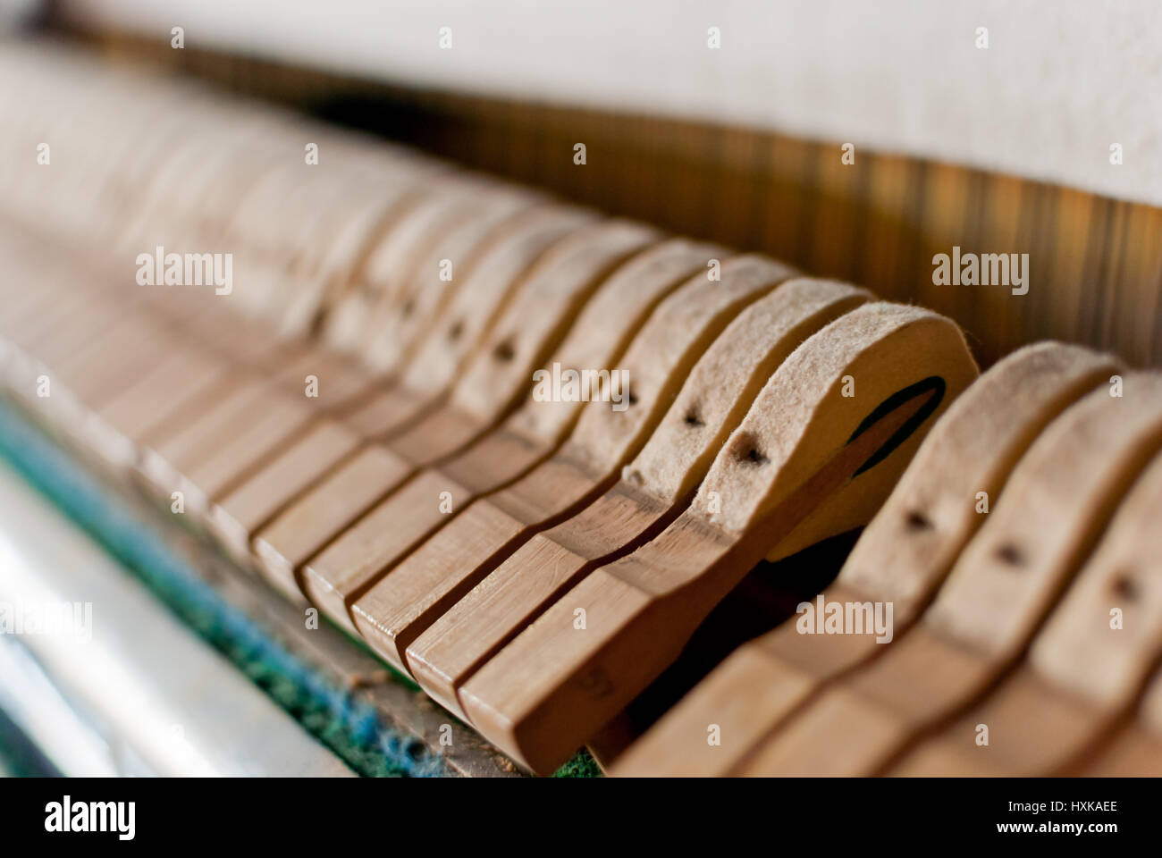 Aufrechte schwarze Klavier Hammer detail Stockfoto