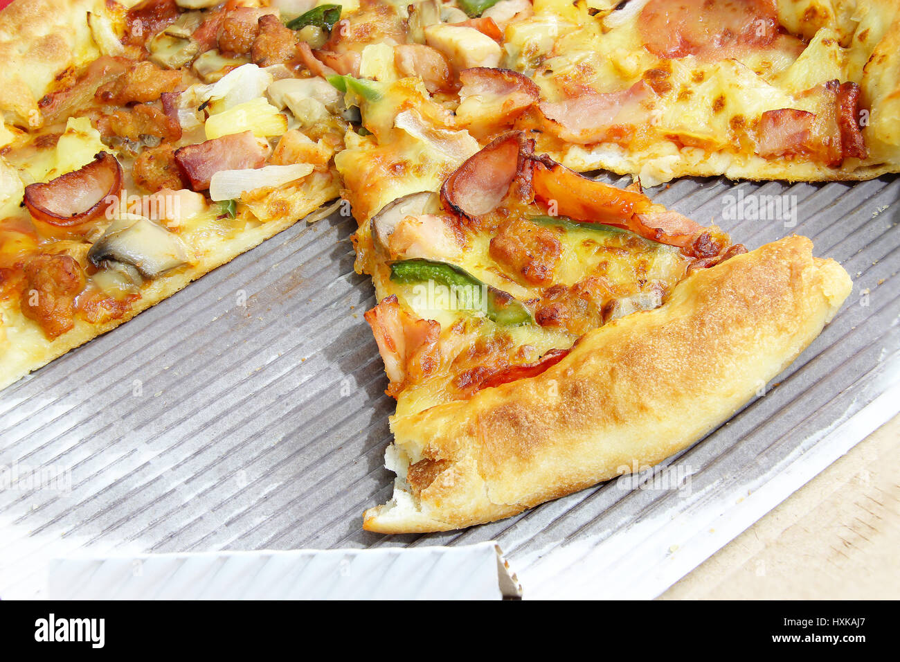 Leckere Pizza Supreme zugemacht Stockfoto