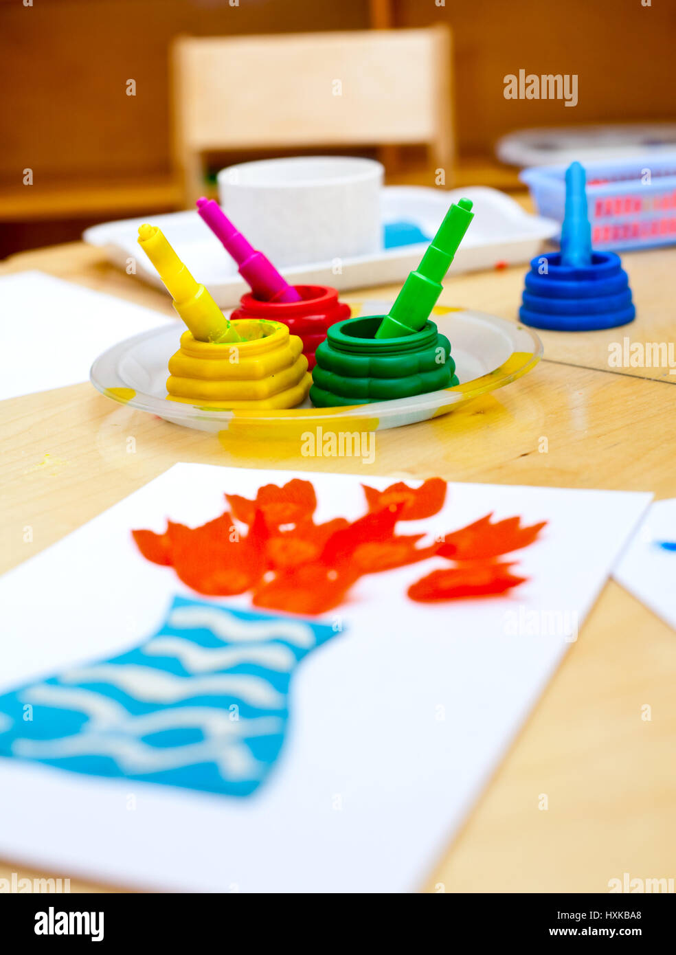 Gegenstände für Kinder Kunst auf einem Tisch Stockfoto