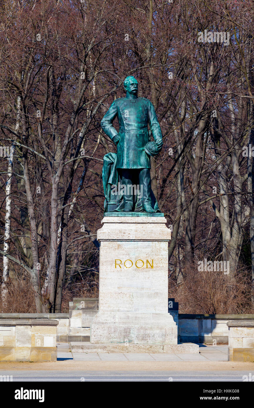 Berlin, Deutschland, Roon Statue. Skulptur von Albrecht Theodor Emil Graf von Roon Stockfoto