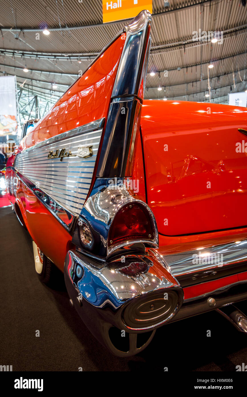 STUTTGART, Deutschland - 2. März 2017: Fragment des Full-Size-Autos Chevrolet Bel Air 1957. Europas größte Oldtimer-Messe "RETRO CLASSICS" Stockfoto
