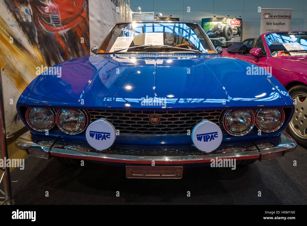 STUTTGART, Deutschland - 2. März 2017: Sportwagen Fiat Dino 2.0 Coupe 1967. Europas größte Oldtimer-Messe "RETRO CLASSICS" Stockfoto
